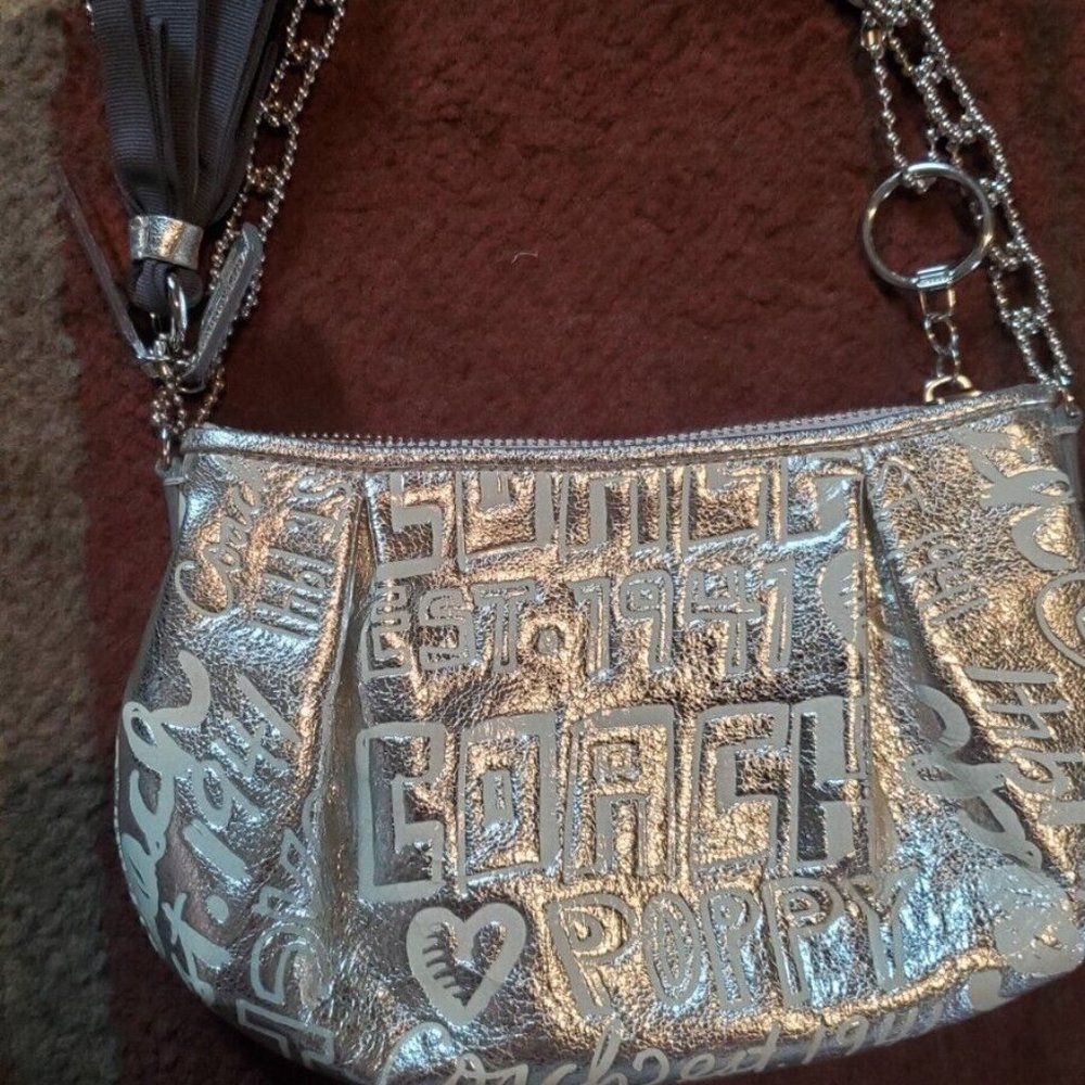 Coach Handbags Silver Poppy Etched Story Patch Tassel Chain Bag - 15892